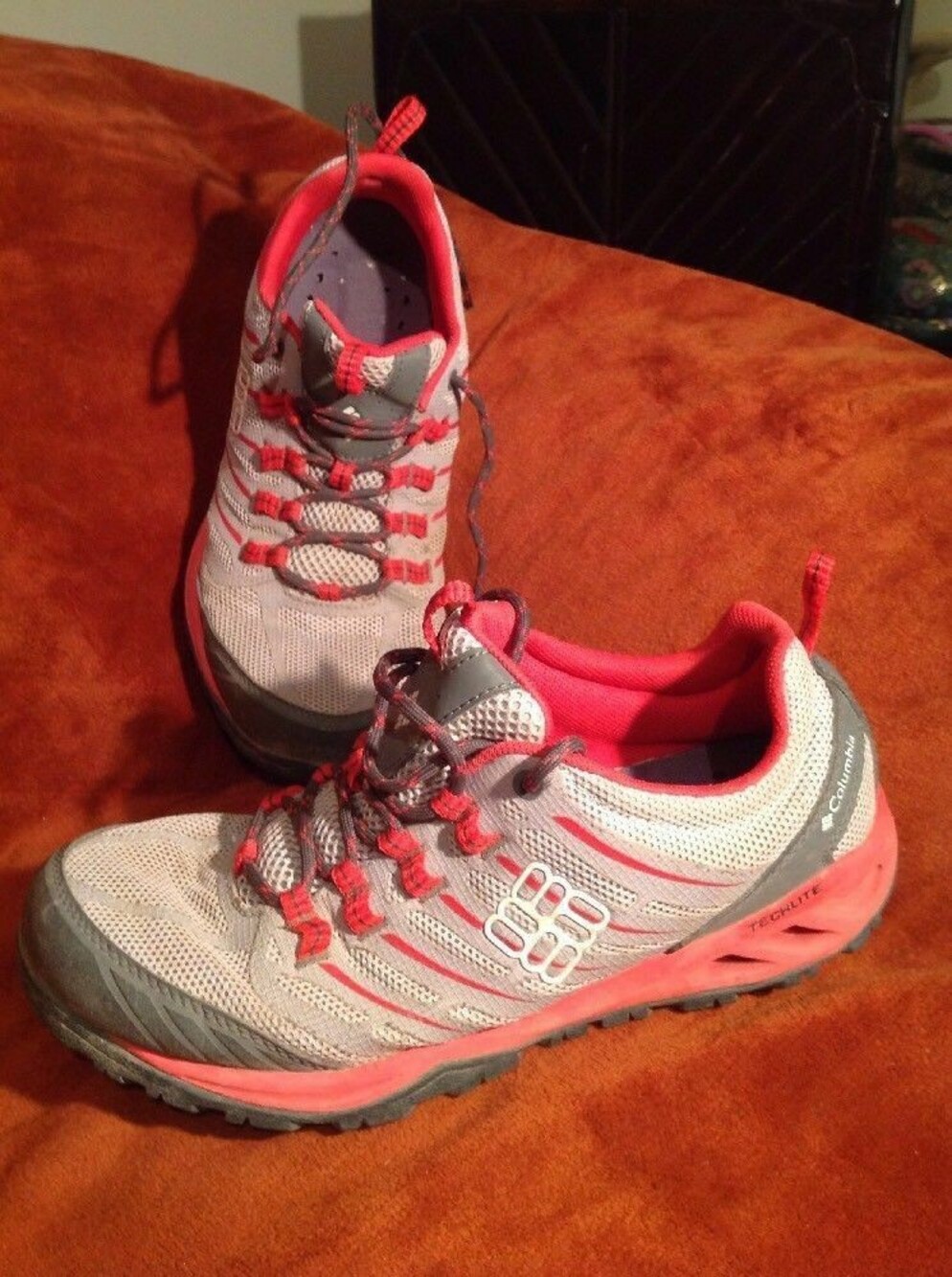 COLUMBIA MEN'S 7.5M TECHLITE BM6020 RED/SILVER/GRAY HIKING SNEAKERS SHOES